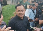 Sidang Putusan Ditunda, Kuasa Hukum Deolipa Yumara Minta Fariz RM Hadir Langsung