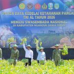 Dukung Ketahanan Pangan Nasional, Kasad Hadiri Panen Raya Kedelai di Nganjuk