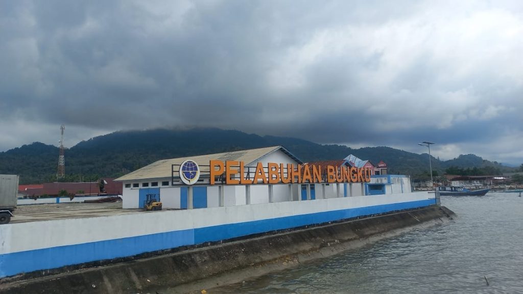 Mantan Pejabat Diduga Tekan Petugas Pelabuhan Bungku