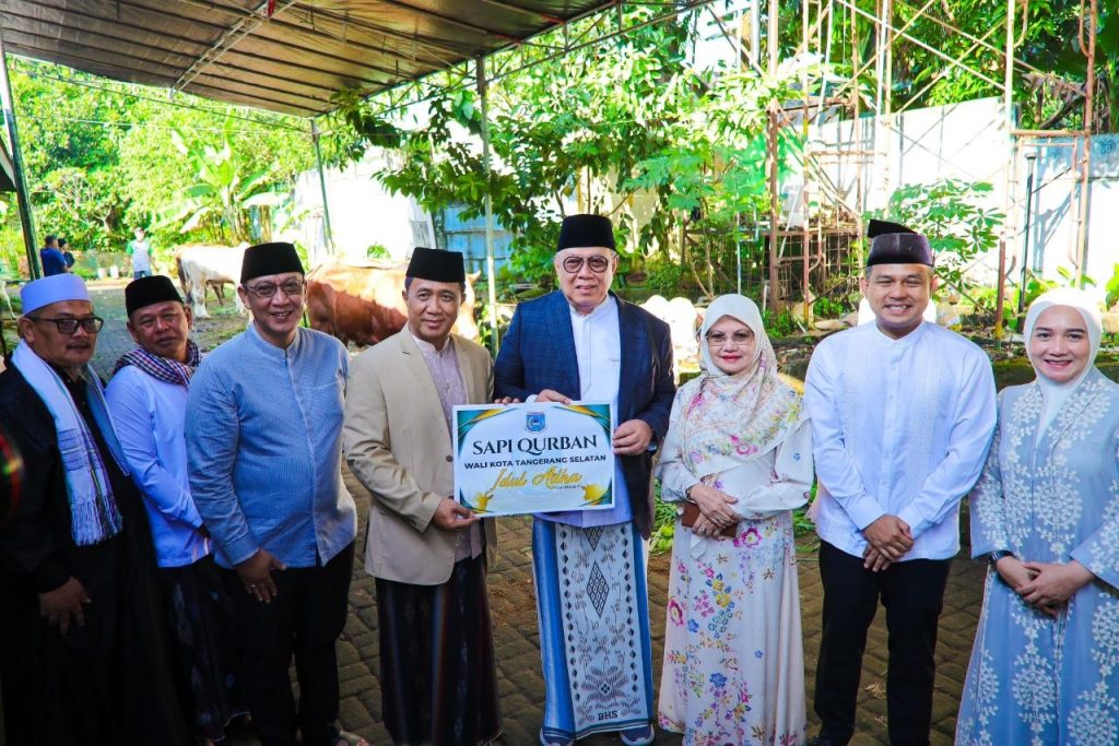 Pemkot Tangsel Salurkan 37 Sapi dan 60 Kambing Kurban