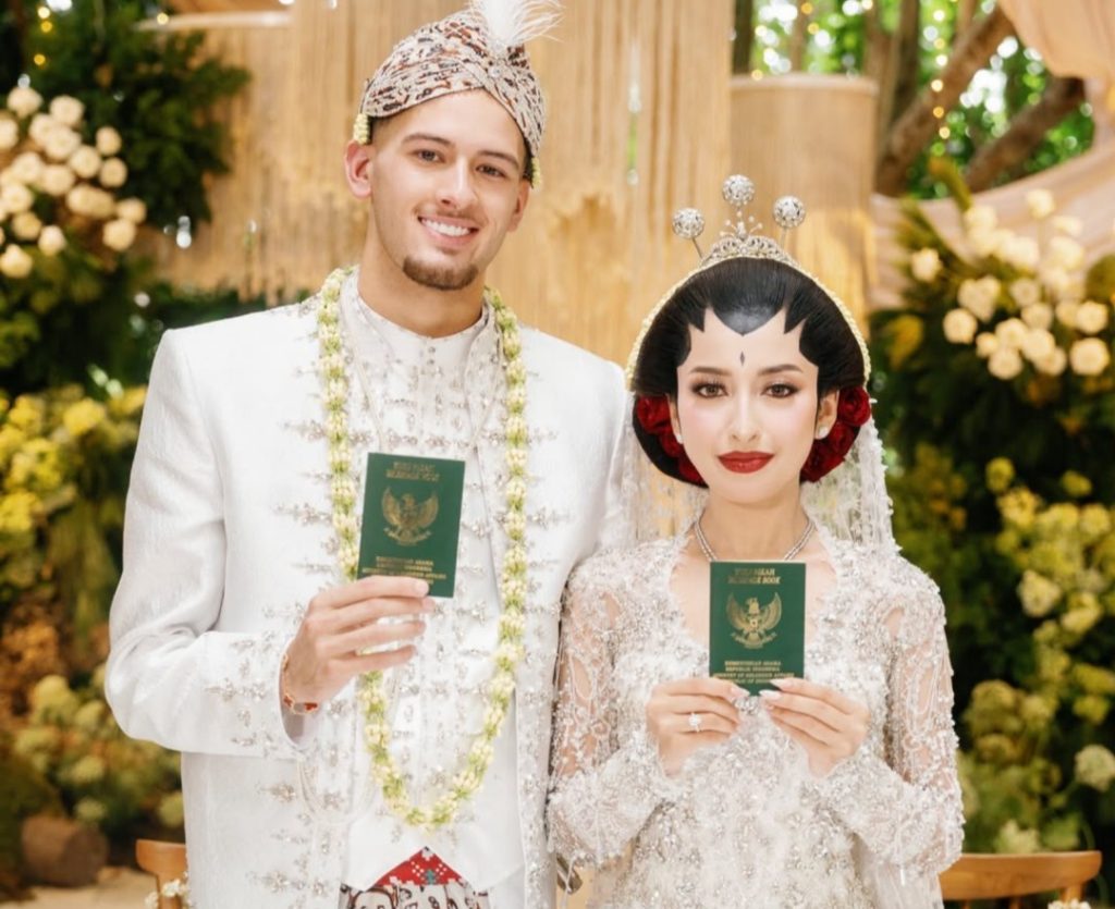 Justin Hubner dan Jennifer Coppen Resmi Menikah